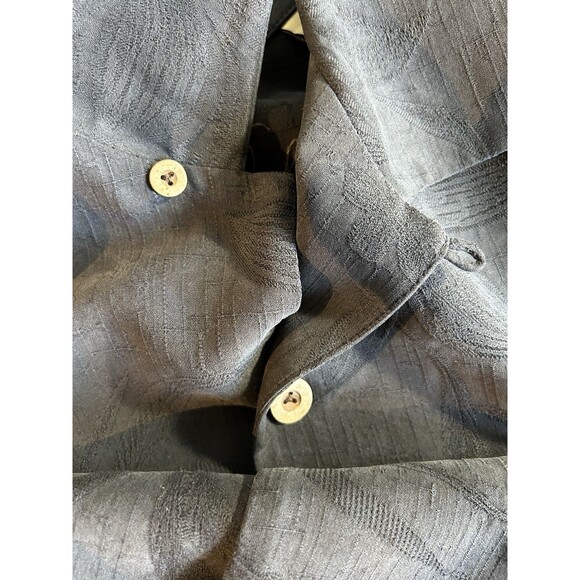 Tommy Bahama Silk Shirt Men's Sz M Black Holliday Embroiled “Give Drinks Chance” - Picture 10 of 11